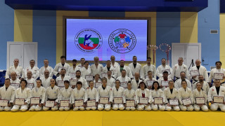 Седемдесет треньори от десетки клубове у нас се включиха в