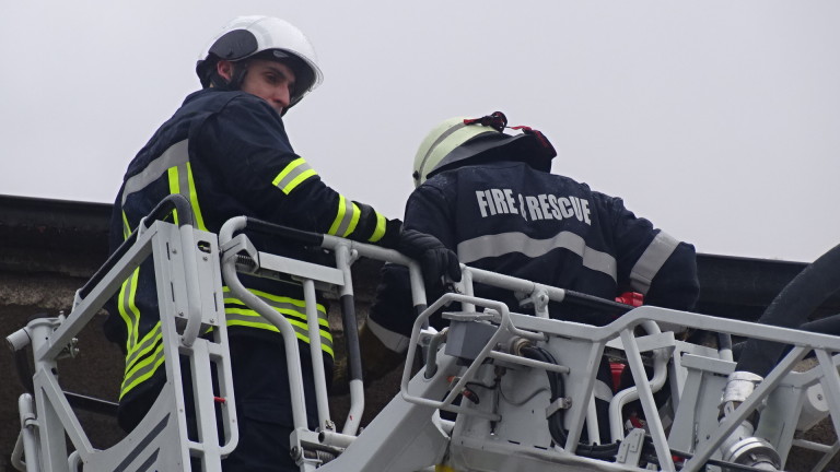 Евакуираха хотел във Велинград заради пожар