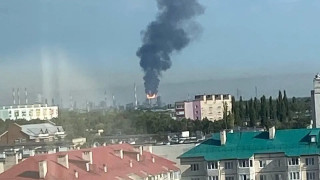 Украйна удари рафинерия, подпомагаща Русия, казаха от армията
