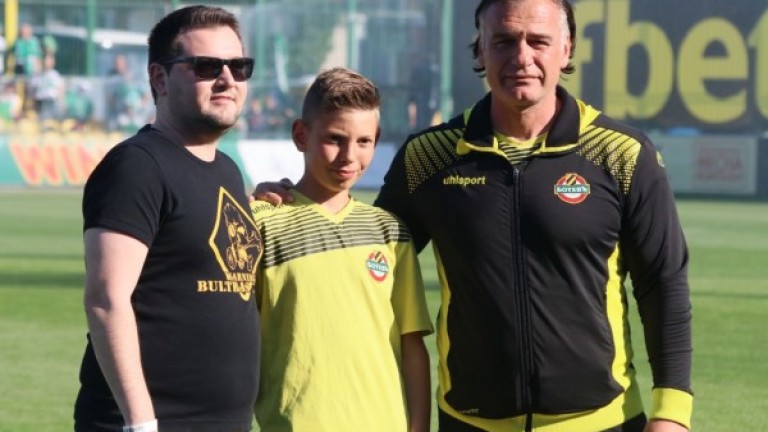 Новият вратар на ЦСКА - от върнат портфейл с пари през ФК ЦСКА 1948 до първия отбор на "армейците"