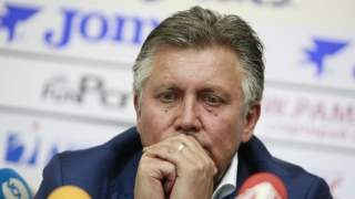 Президентът на Локомотив София Иван Василев разкри че преговаря