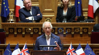 Крал Чарлз III похвали незаменимите отношения на Франция и Обединеното