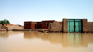 Около 700 000 души вече са засегнати от най тежкото наводнение