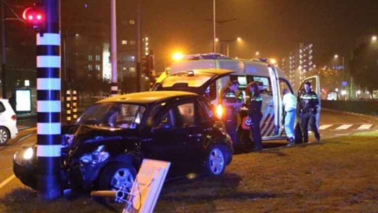 Агуеро за инцидента: Шофьорът не видя завоя и колата поднесе