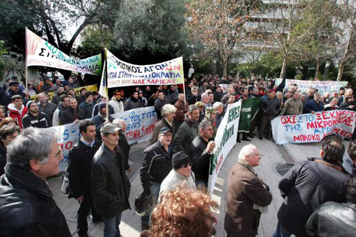 Нови протести в Атина, дипломатически совалки в Брюксел