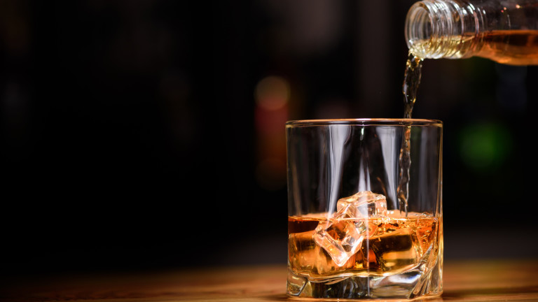Продажбите на една от най-популярните ирландски марки уиски Jameson се