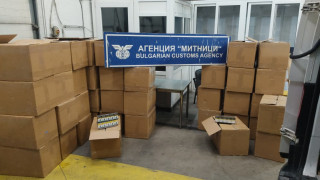 Митнически служители на ГКПП Дунав мост Русе откриха 25