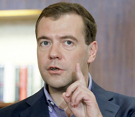 Медведев "натиска" за руски газ в Китай