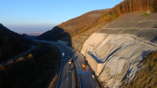Завърши укрепването на откосите при 9 ти км на АМ Струма