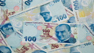 Турската лира се срина до ново рекордно дъно спрямо долара
