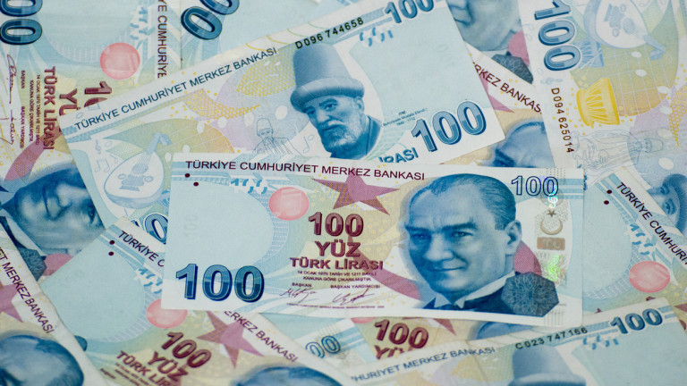 Турската лира отново падна, но това не тревожи властите в Анкара