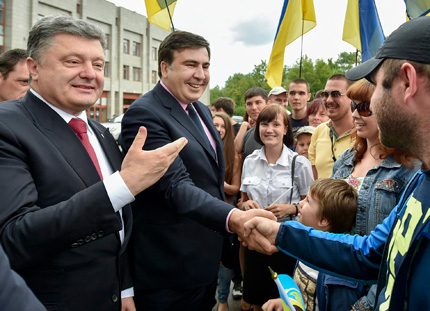 Саакашвили с търговски план в Одеса, заобикалящ Русия