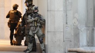 Стрелецът от Мюнхен се гръмнал пред очите на полицаите, Полиция и военни пазят границата