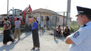 Полиция и ВиК започна да спира водата на циганите в Шумен