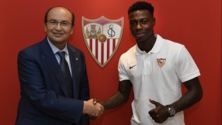 Севиля обяви официално привличането на холандския национал Куинси Промес Офанзивният