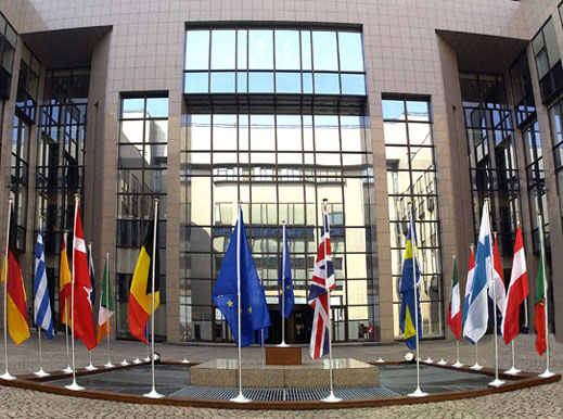 Станишев отпътува за срещата на високо равнище на ЕС