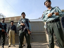 В Пакистан разпитват 70 души за атентата в Кета