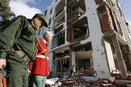 67 станаха жертвите на двойния атентат в столицата на Алжир