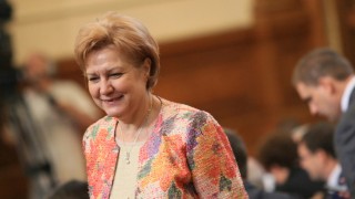 Председателят на бюджетната комисия Менда Стоянова обясни вдигането на акциза на