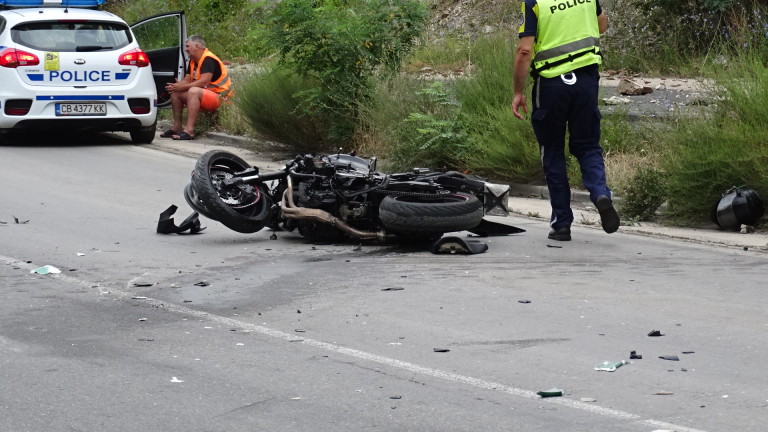 31-годишен моторист пострадала след като се блъсна с мотора си