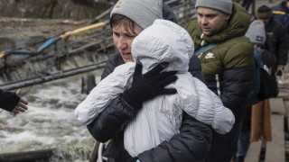 През три хуманитарни коридора подновяват евакуацията на цивилни от Украйна