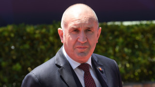 Замразени майчински през втората годината без решение на проблема със