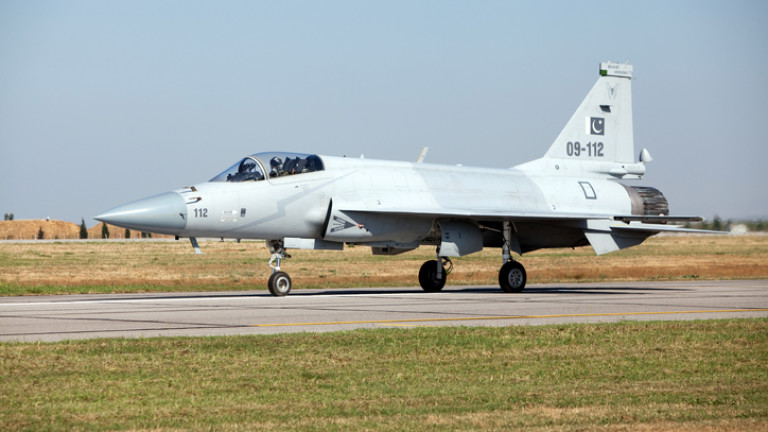 САЩ брои пакистанските самолети и няма свален F-16 от Индия