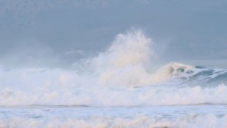 Вълна цунами с неизвестна височина удари крайбрежната зона на Северо Курилск