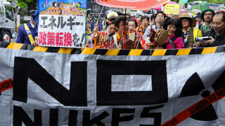 Хиляди на протест срещу „мирния атом” в Япония