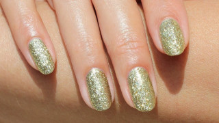 Когато става дума за летен маникюр често си представяме неонови