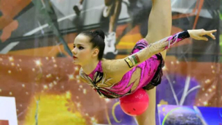 Сара Стайкова грабна 4 златни медала в Румъния