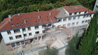 Започна събарянето на административната сграда в центъра на Стара Загора