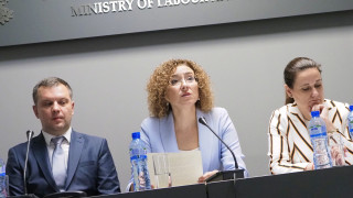 Министърът на труда и социалната политика Иванка Шалапатова представи приоритетите