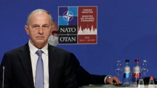 Заместник генералният секретар на НАТО Мирча Джоана каза че ядрената заплаха