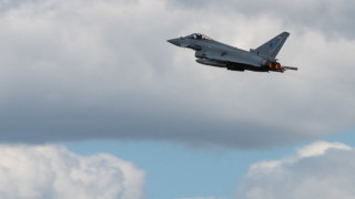 ВВС и ВМС на Великобритания тестват отбраната на Русия