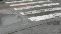 Две коли блъснаха дете на пешеходна пътека във Враца