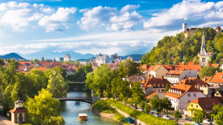Словенците получават по €200 ваучери за почивка в страната