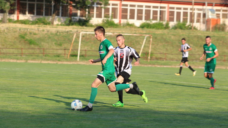 Трима титуляри на Нефтохимик под въпрос за мача с Оборище