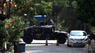 Най малко 14 ракети са ударили иракска военновъздушна база която е