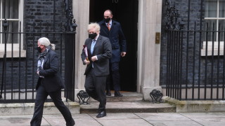 Повече от 40 от британците имат финансови проблеми или страдат