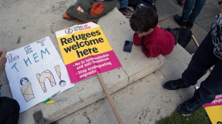 Първите деца от „Джунглата” пристигнаха във Великобритания