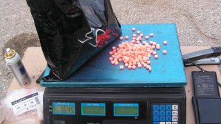 След обиск на магазин в столичен квартал събраха над 1 кг амфетамин