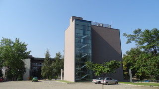 Четирима студенти чужденци са пострадали при сбиване рано тази сутрин в