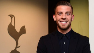 Бранителят на Тотнъм Тоби Алдервейрелд подписа нов договор с