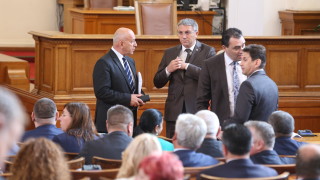 Депутатите обсъждат промените в Закона за държавния бюджет отнасящи се