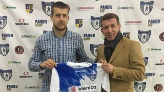 Ангел Грънчов подписа с елитния македонски отбор Академия Пандев Левски