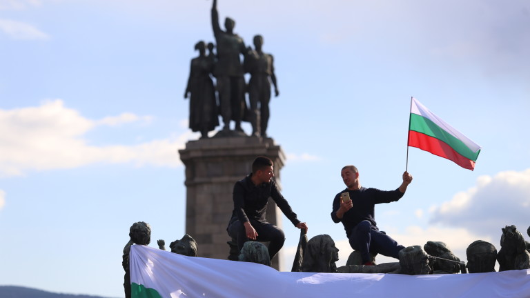 Наближават местни избори, а неморалната и разрушителна за България сглобка