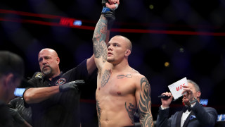 Закачката между Антъни Смит и Люк Рокхолд продължава Двамата са