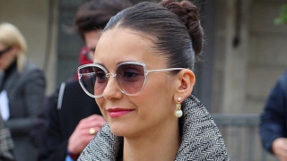 С кого се събра Нина Добрев в Париж