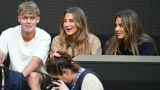 Тенис легендите Роджър Федерер и Лейтън Хюит не са се